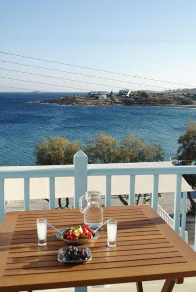 Paroscarmel Studio-Apartment Logaras Dış mekan fotoğraf