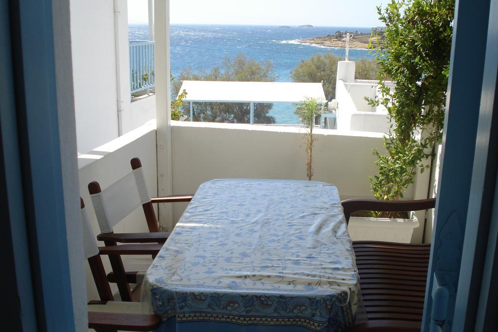 Paroscarmel Studio-Apartment Logaras Oda fotoğraf