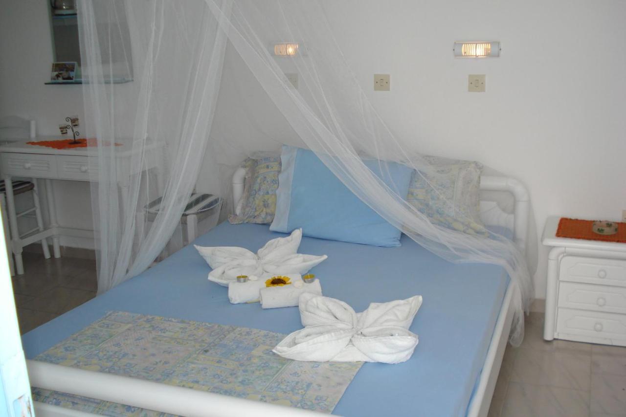Paroscarmel Studio-Apartment Logaras Oda fotoğraf
